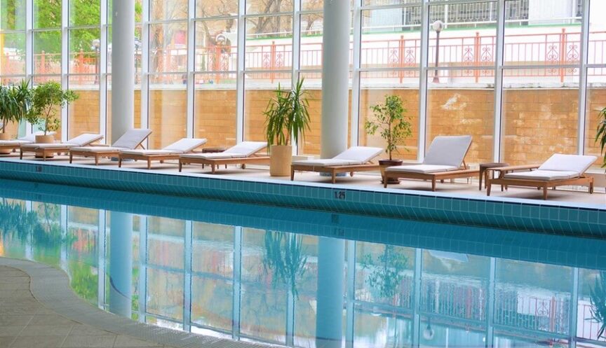 Плавательный бассейн